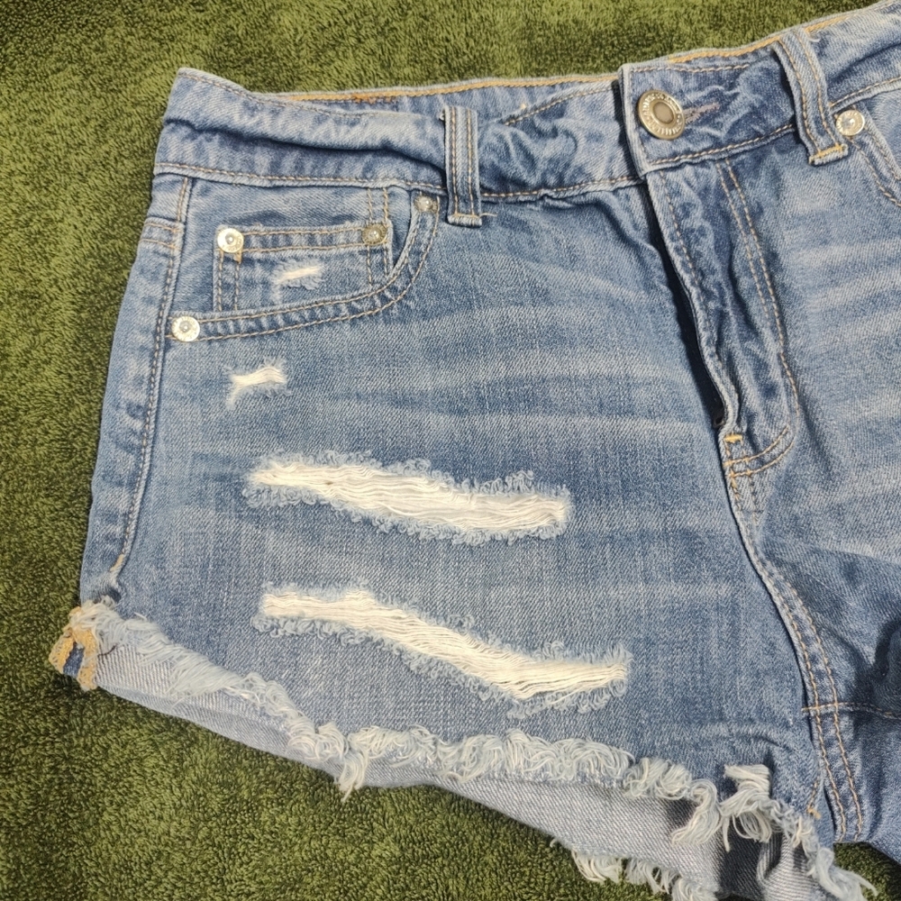 American Eagle Tomgirl Shortie Blue Denim Short Womens Size 0 © - Picture 4 of 12